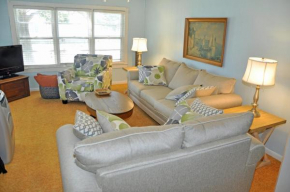 2BR private beach cottage one block off beach, Myrtle Beach